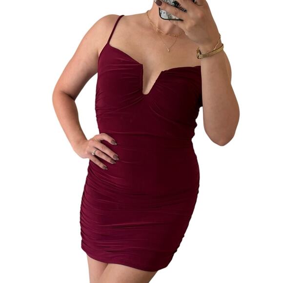 Windsor M Maroon Vneck Ruched Thin Strap Short Mini Cocktail Dress - Picture 1 of 5